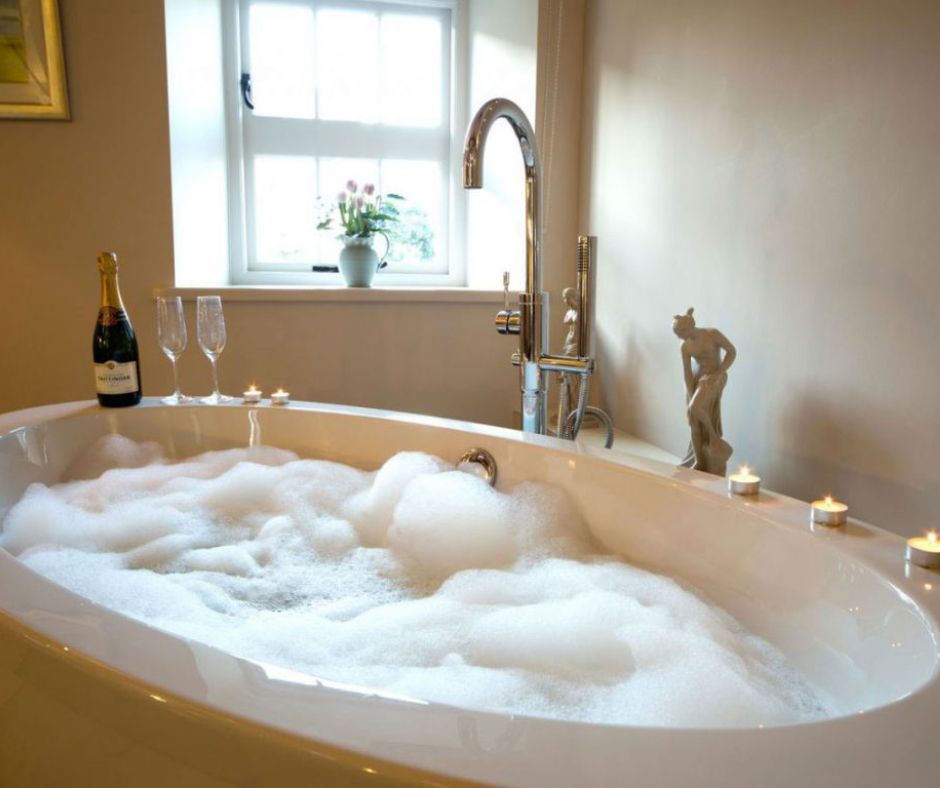 Discovering the Magic of Hot Tub Cottages in Yorkshire: Insights and Tips for a Relaxing Stay