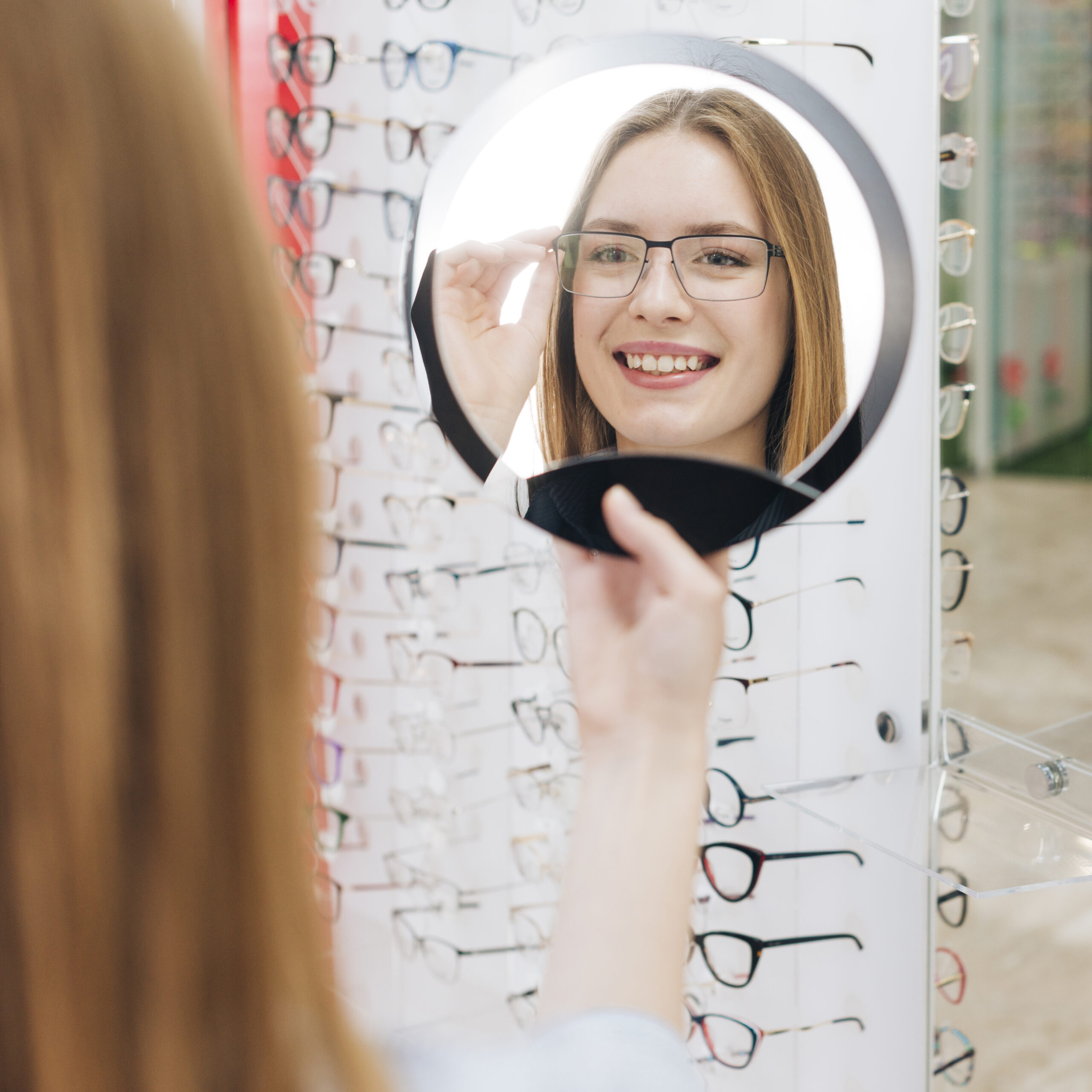 Buying Eye Glasses in Brampton: What to Look for Beyond the Frame Style