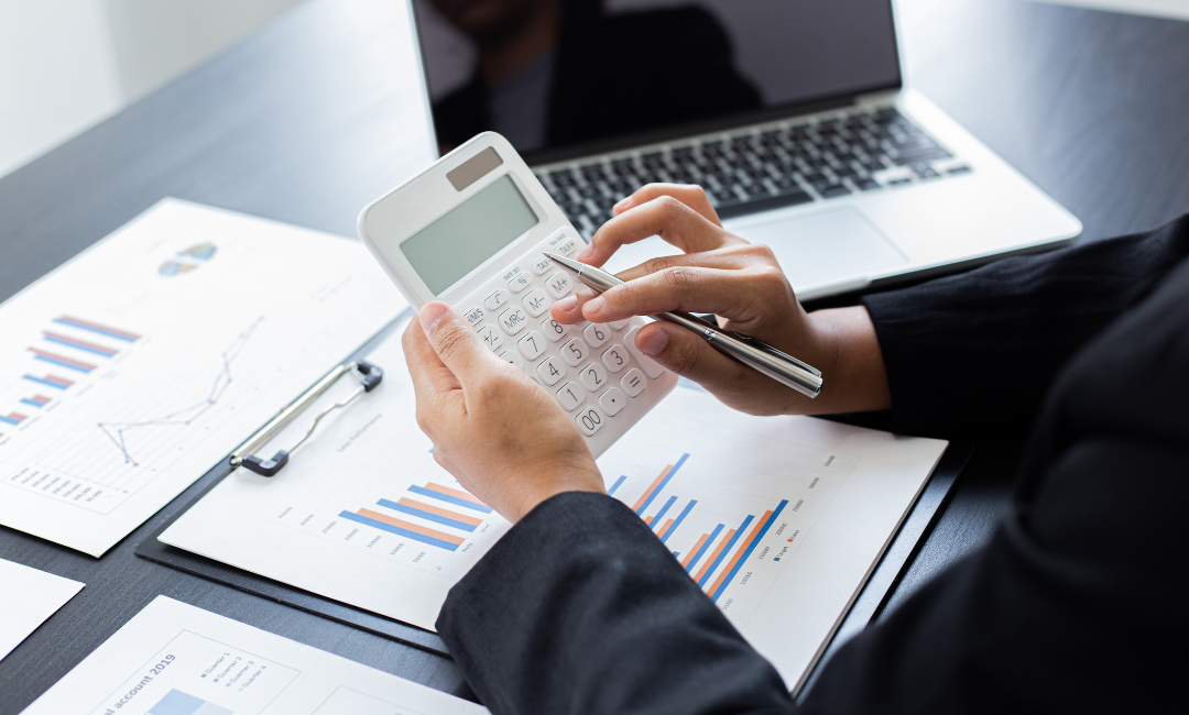 Why Small Businesses in Oakville Should Work with an Experienced Accountant