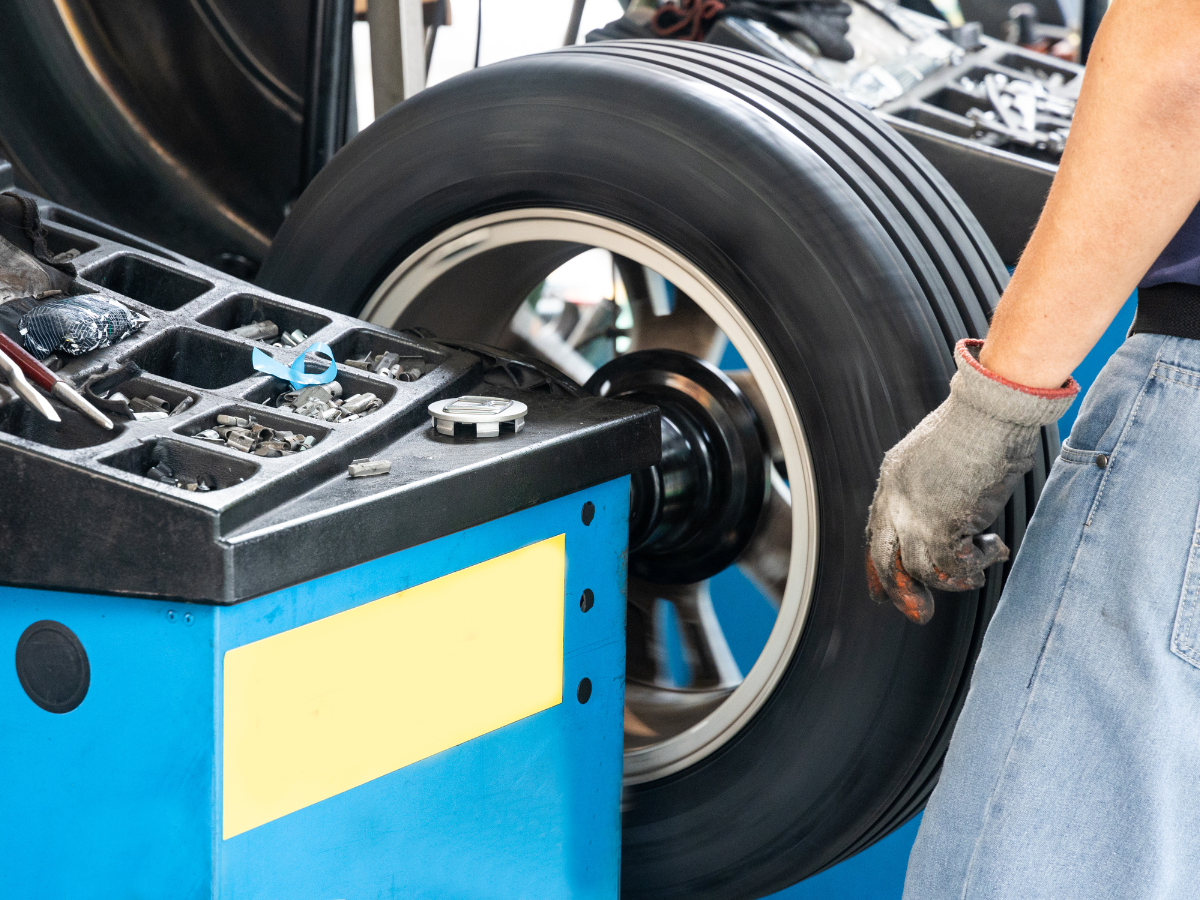 How Regular Wheel Balancing and Alignment Extends Tyre Lifespan