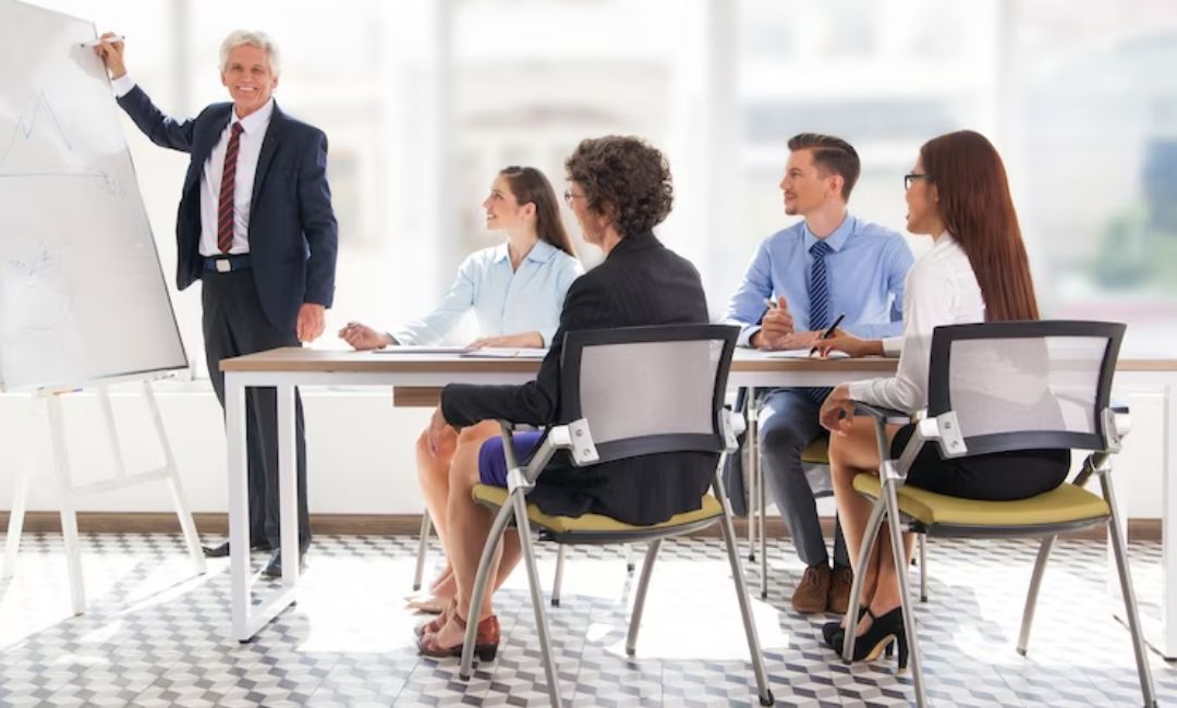 Leading with Impact: How Coach Leadership Training Makes a Difference