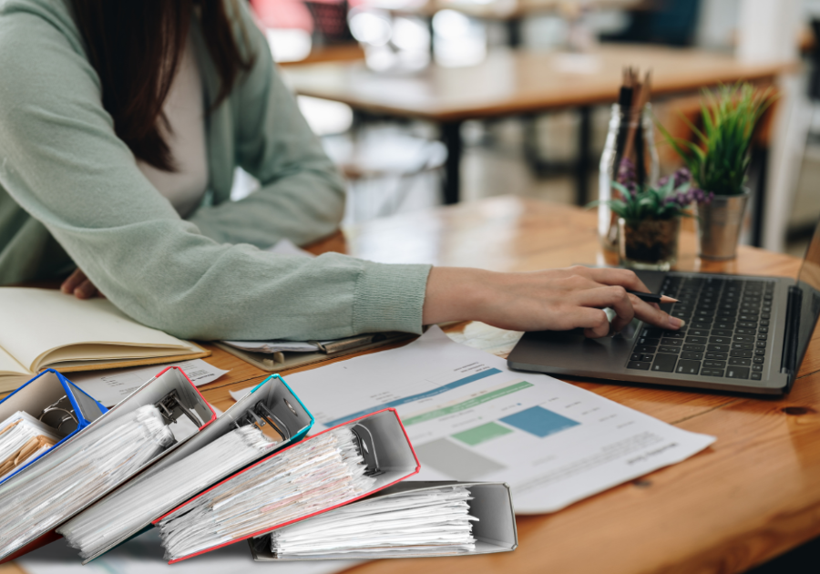 Business-Needs-a-Bookkeeper-The-Benefits-You-Cant-Ignore