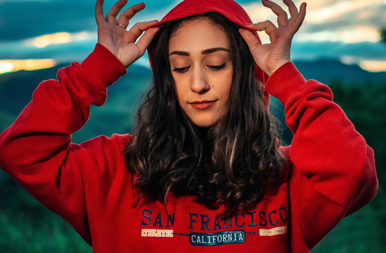 Custom Hoodies vs. Retail Hoodies: Which is a Better Investment?