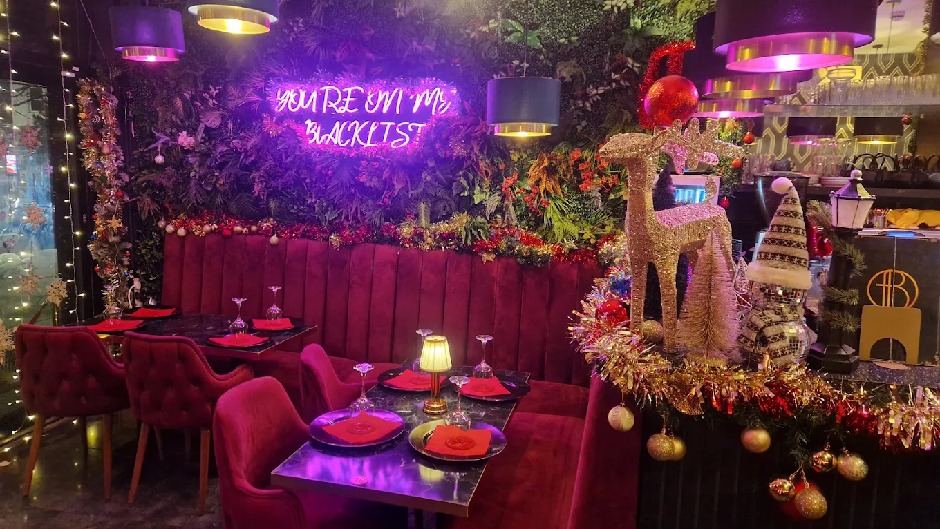 What Makes a London’s Restaurant and Bar Perfect for Dinner and Shisha?